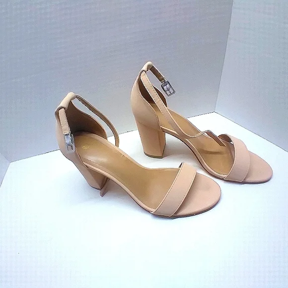 Cream Heels - Picture 2 of 7